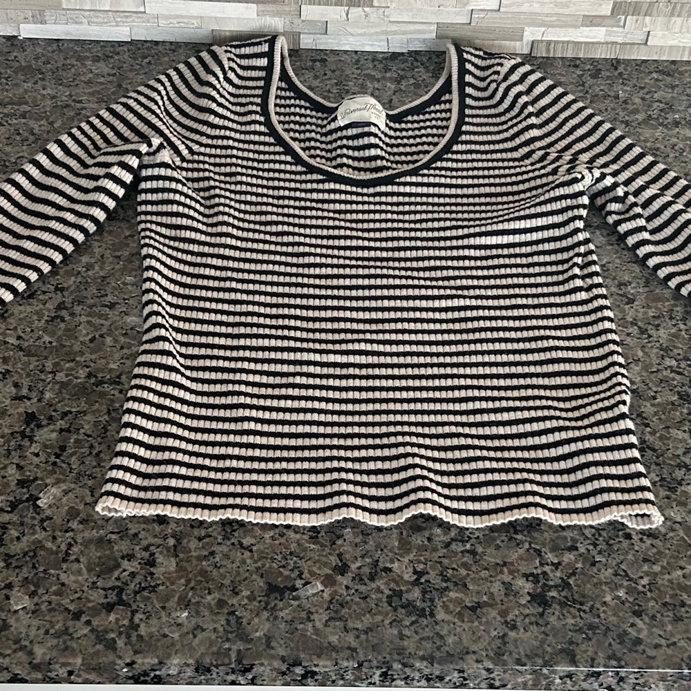Universal Thread Black and White Striped ribbed sweater size large
